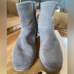 UGG Gray Boot size 9